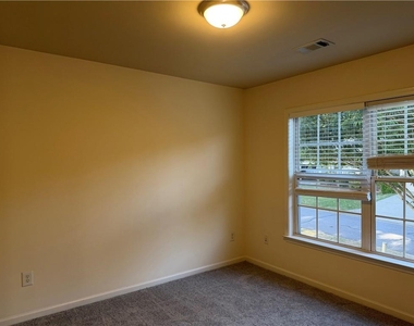 6460 Whirlaway Drive - Photo Thumbnail 17