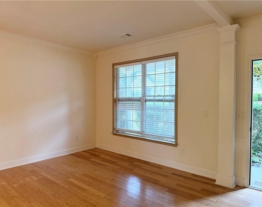 6460 Whirlaway Drive - Photo Thumbnail 11