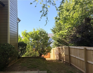 6460 Whirlaway Drive - Photo Thumbnail 20