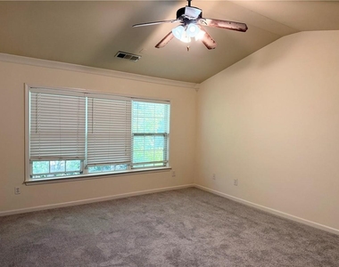 6460 Whirlaway Drive - Photo Thumbnail 13