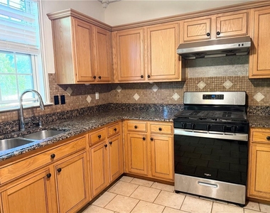 6460 Whirlaway Drive - Photo Thumbnail 5
