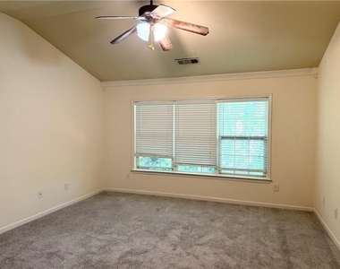 6460 Whirlaway Drive - Photo Thumbnail 14