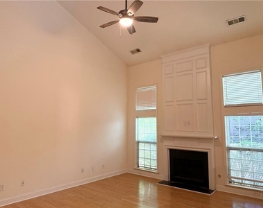 6460 Whirlaway Drive - Photo Thumbnail 2