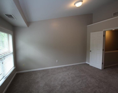 843 Commonwealth Avenue Avenue Se - Photo Thumbnail 12