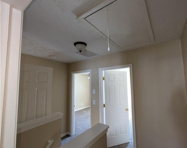 347 Springheaven Way - Photo Thumbnail 12