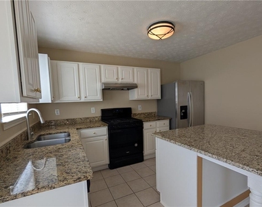 347 Springheaven Way - Photo Thumbnail 11