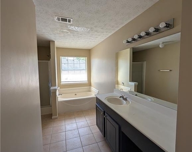 347 Springheaven Way - Photo Thumbnail 16