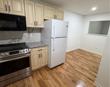 5851 Lone Oak Drive Sw - Photo Thumbnail 2