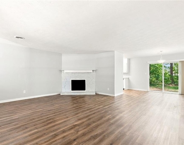 413 Bob Wood Drive - Photo Thumbnail 5