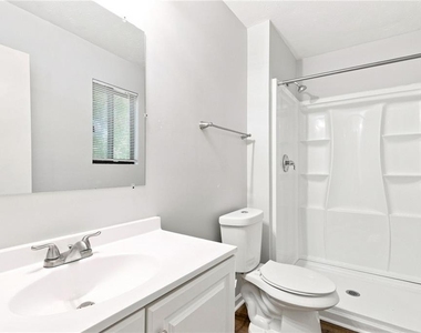 413 Bob Wood Drive - Photo Thumbnail 12