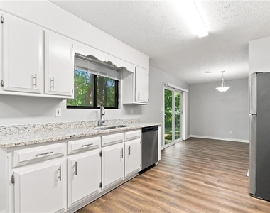 413 Bob Wood Drive - Photo Thumbnail 2