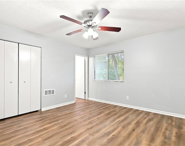 413 Bob Wood Drive - Photo Thumbnail 8