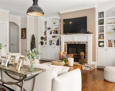 2671 Colgan Court Se - Photo Thumbnail 9