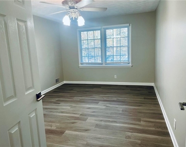 637 Rae Drive - Photo Thumbnail 20