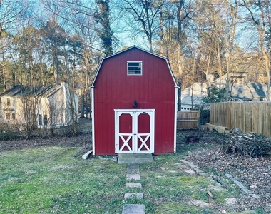 637 Rae Drive - Photo Thumbnail 24
