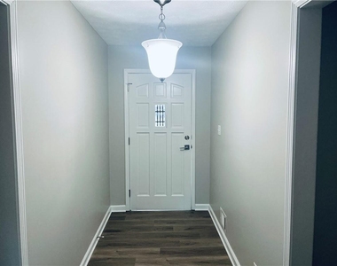 637 Rae Drive - Photo Thumbnail 7