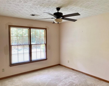 305 Deergrass Trail - Photo Thumbnail 5