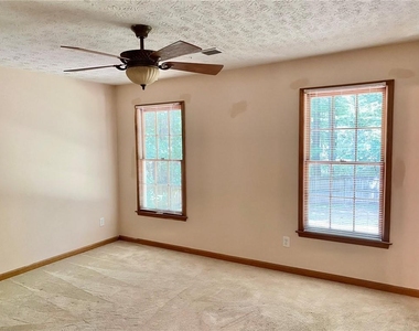 305 Deergrass Trail - Photo Thumbnail 8