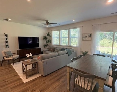 2833 Habibi Court - Photo Thumbnail 4