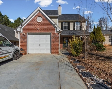 7200 Ravenwood Lane - Photo Thumbnail 2