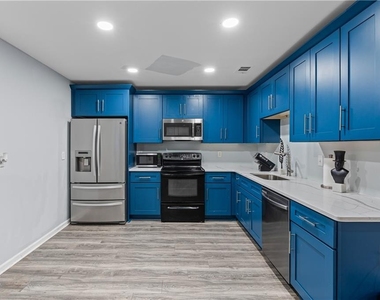 7200 Ravenwood Lane - Photo Thumbnail 15