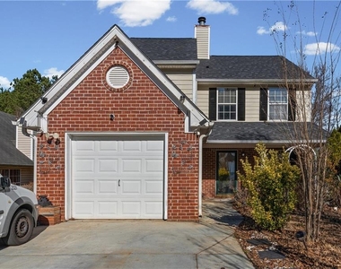 7200 Ravenwood Lane - Photo Thumbnail 1