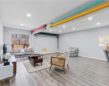 7200 Ravenwood Lane - Photo Thumbnail 13