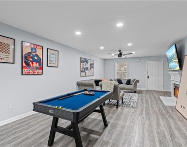7200 Ravenwood Lane - Photo Thumbnail 9