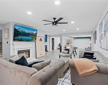 7200 Ravenwood Lane - Photo Thumbnail 4