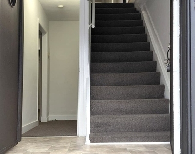 1151 W 19th Street - Photo Thumbnail 15
