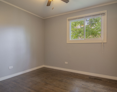 14537 University Avenue - Photo Thumbnail 3