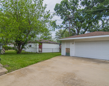 14537 University Avenue - Photo Thumbnail 18