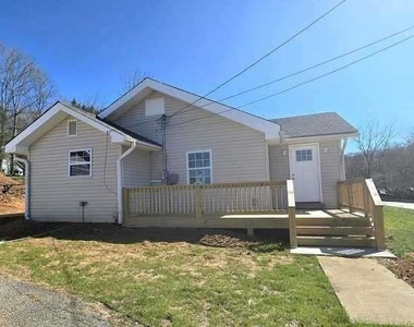 305 Kingtown Street - Photo Thumbnail 9