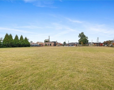 1012 Davis Street - Photo Thumbnail 22