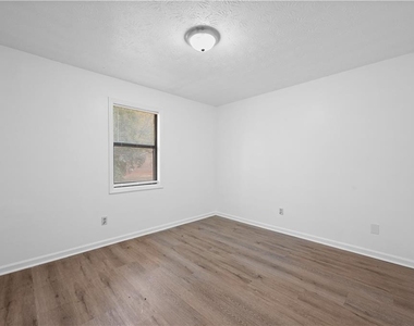 1012 Davis Street - Photo Thumbnail 13
