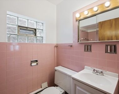 6206 W 64th Place - Photo Thumbnail 7