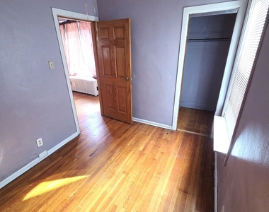 2118 W Garfield Boulevard - Photo Thumbnail 6