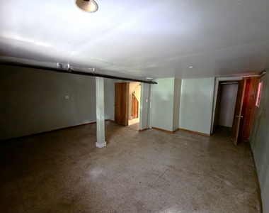 2118 W Garfield Boulevard - Photo Thumbnail 16