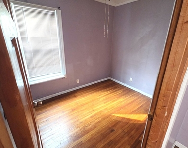 2118 W Garfield Boulevard - Photo Thumbnail 5