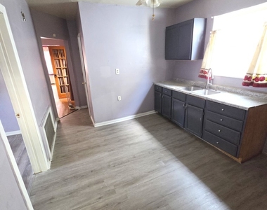 2118 W Garfield Boulevard - Photo Thumbnail 9