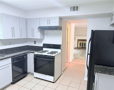 2535 Selman Drive - Photo Thumbnail 12