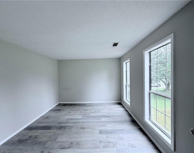 2535 Selman Drive - Photo Thumbnail 10