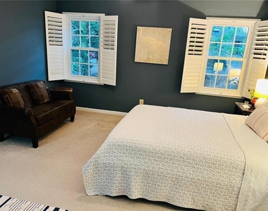 843 Heritage Square - Photo Thumbnail 7
