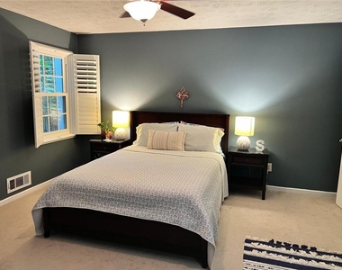 843 Heritage Square - Photo Thumbnail 6
