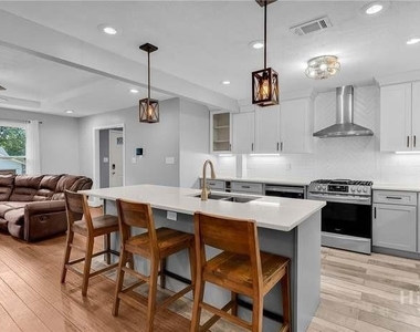 700 Pepperwood Trail - Photo Thumbnail 9