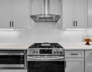 700 Pepperwood Trail - Photo Thumbnail 7