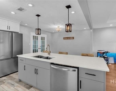 700 Pepperwood Trail - Photo Thumbnail 4