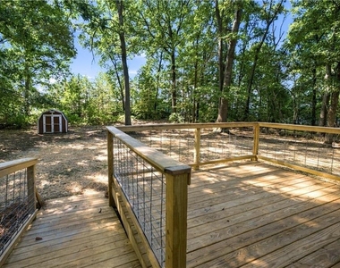 215 Henry Street - Photo Thumbnail 22