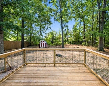 215 Henry Street - Photo Thumbnail 20