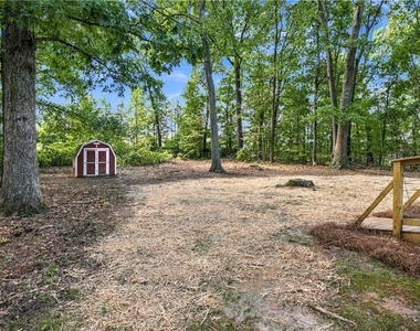215 Henry Street - Photo Thumbnail 23